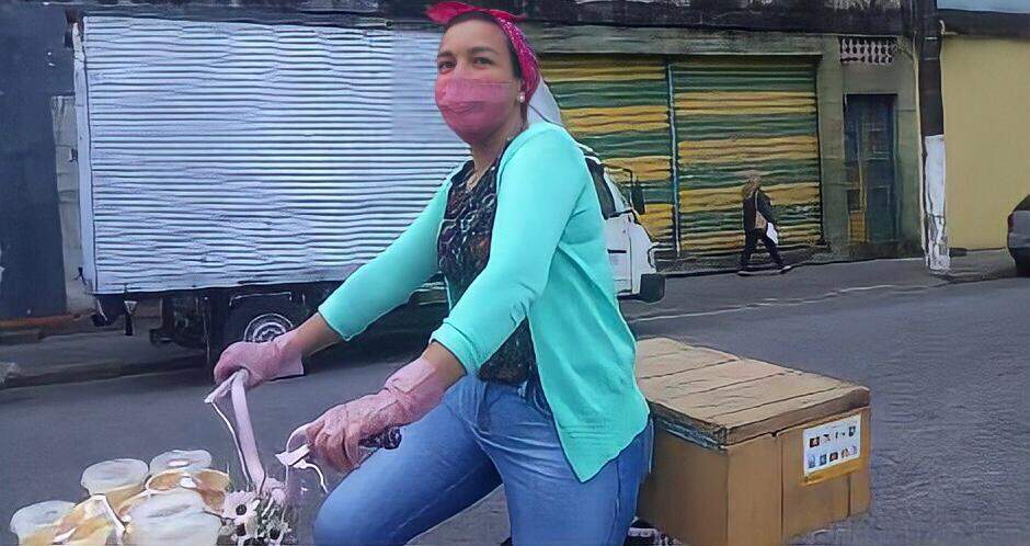 Fernanda Augusto usava a bicicleta para carregar as caixas de doce