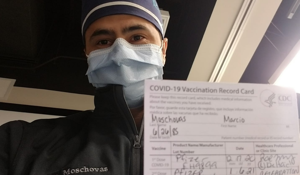 Médico tomou segunda dose da vacina nesta quarta-feira (6) 