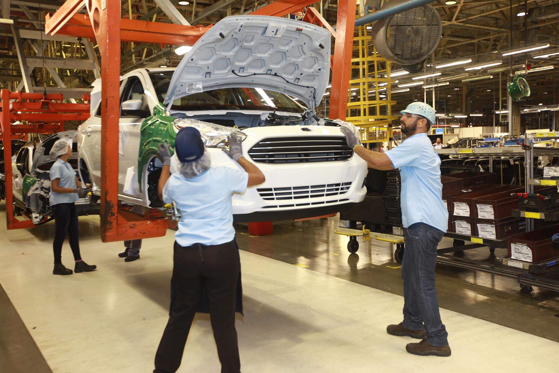 Todas as fábricas da Ford serão fechadas: 5 mil demitidos