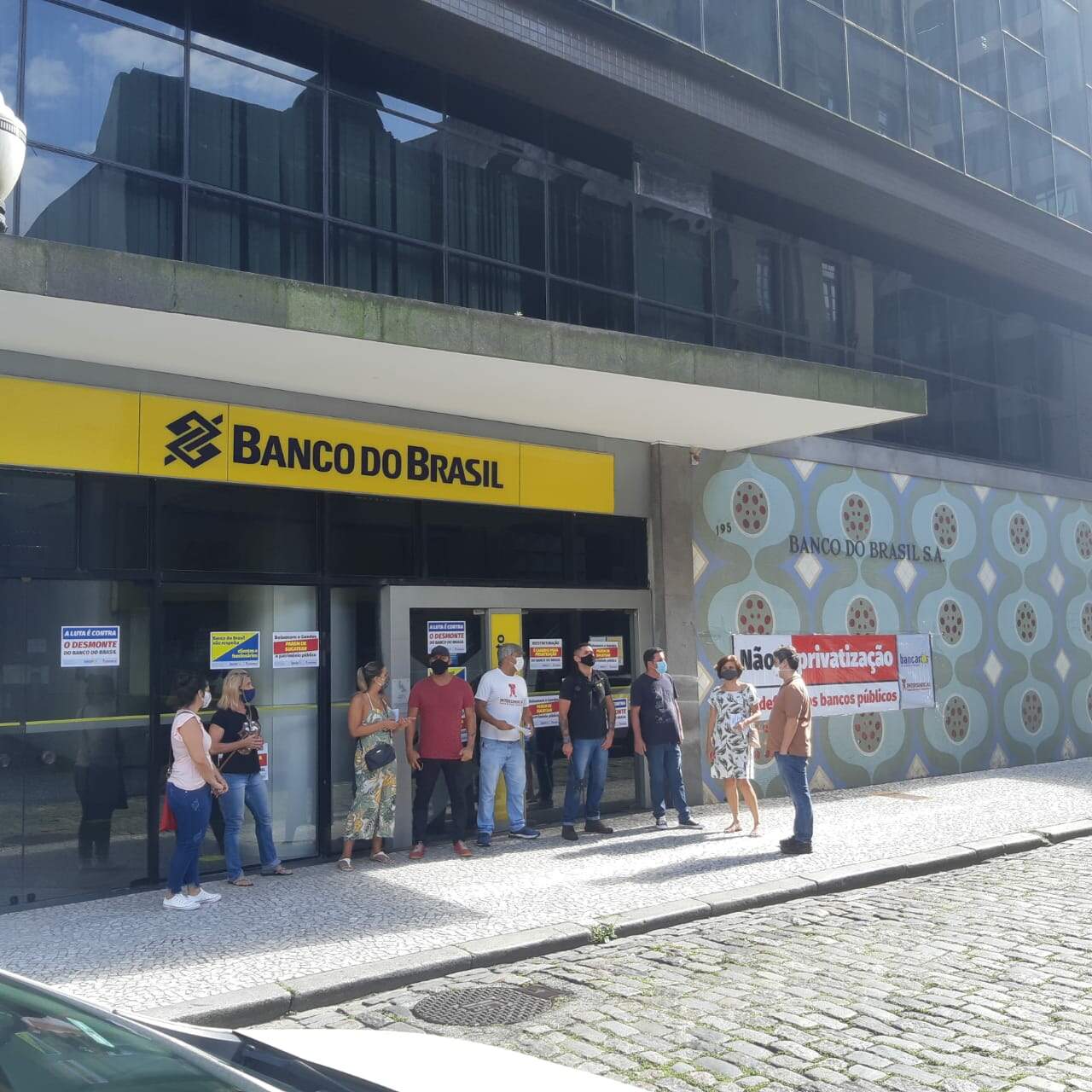 Atos realizados em Santos tenta reverter decisão de encerrar agência do Banco do Brasil na região