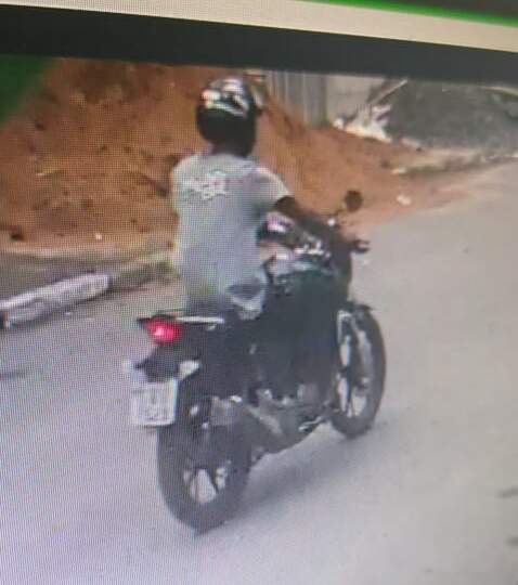 Câmeras de monitoramento acompanharam trajeto de suspeito em motocicleta 