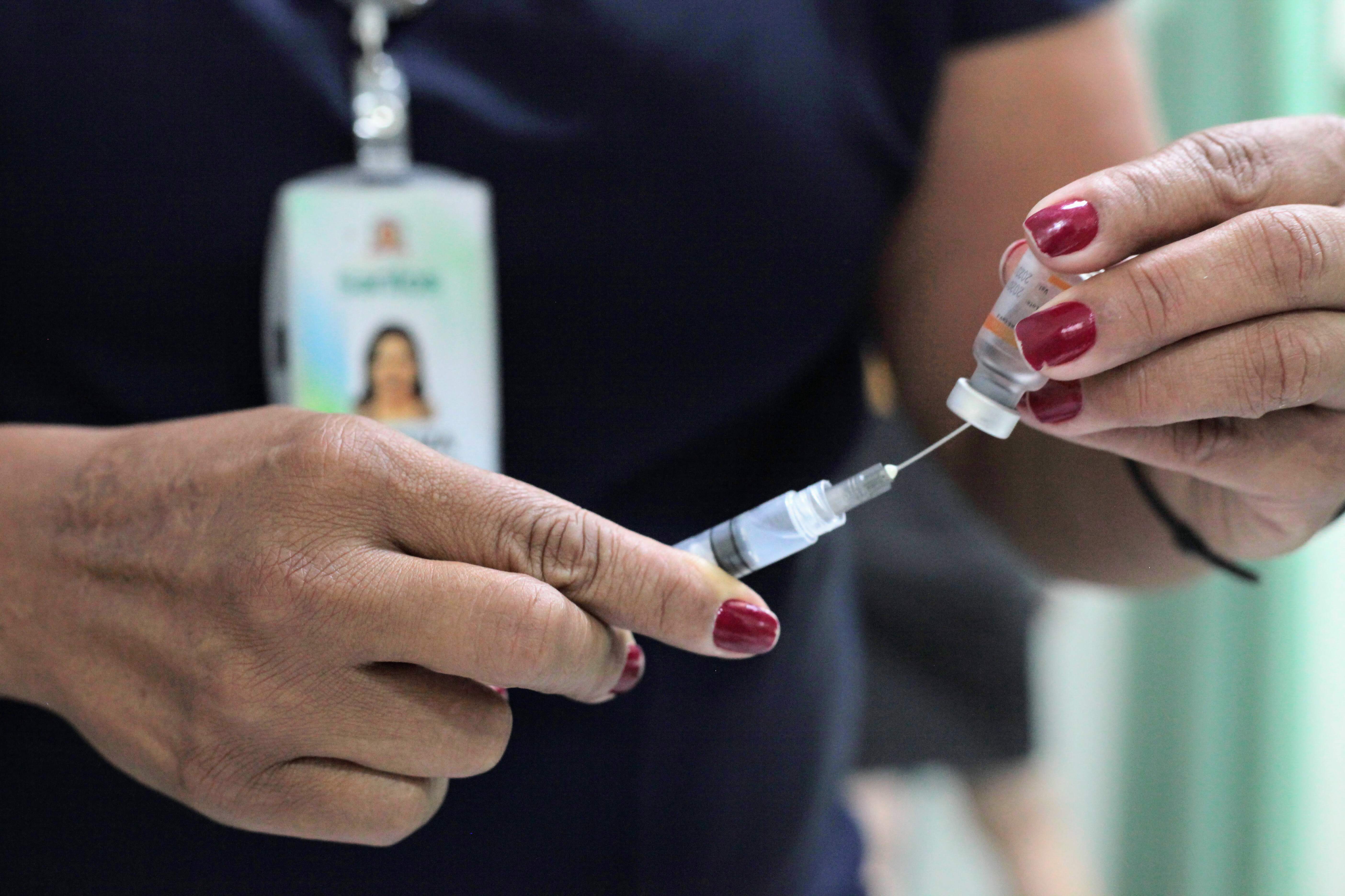 Quantidade de vacinas pode atrapalhar cronograma do Governo do Estado quanto à imunização