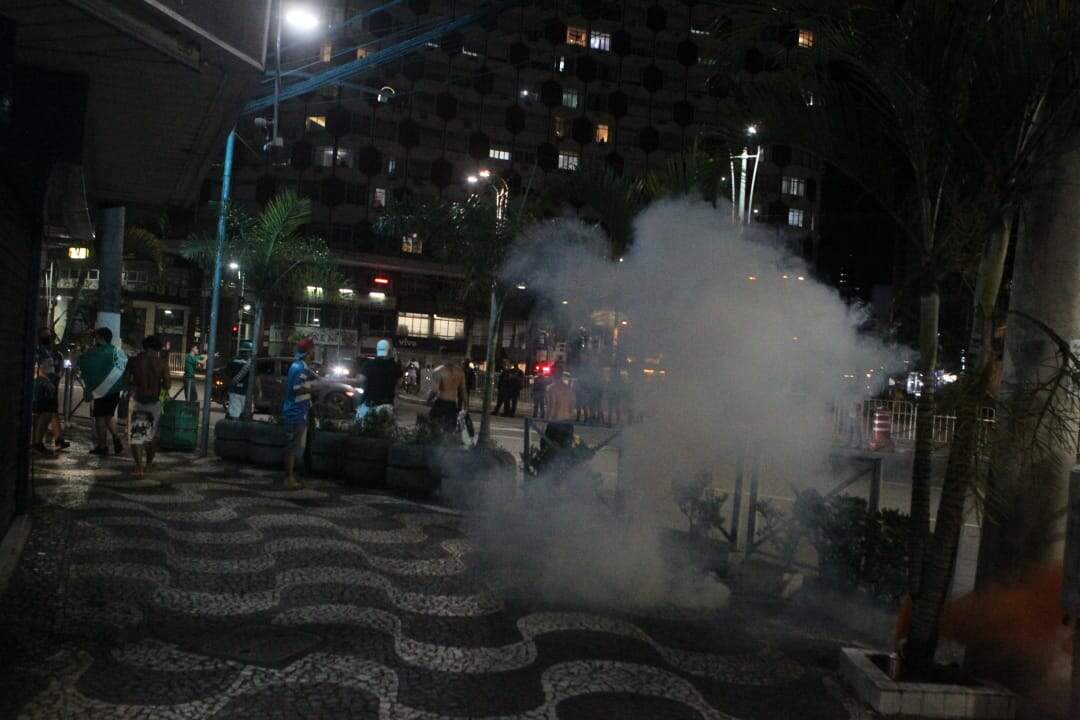 PM jogou duas bombas de gás para dispersar torcedores do Palmeiras no Gonzaga