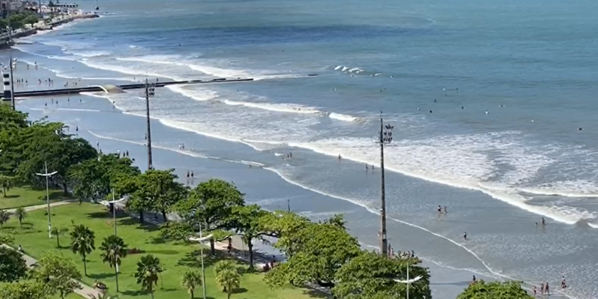 Segundo a Prefeitura de Santos, mar ficará agitado e ondas podem superar os dois metros 