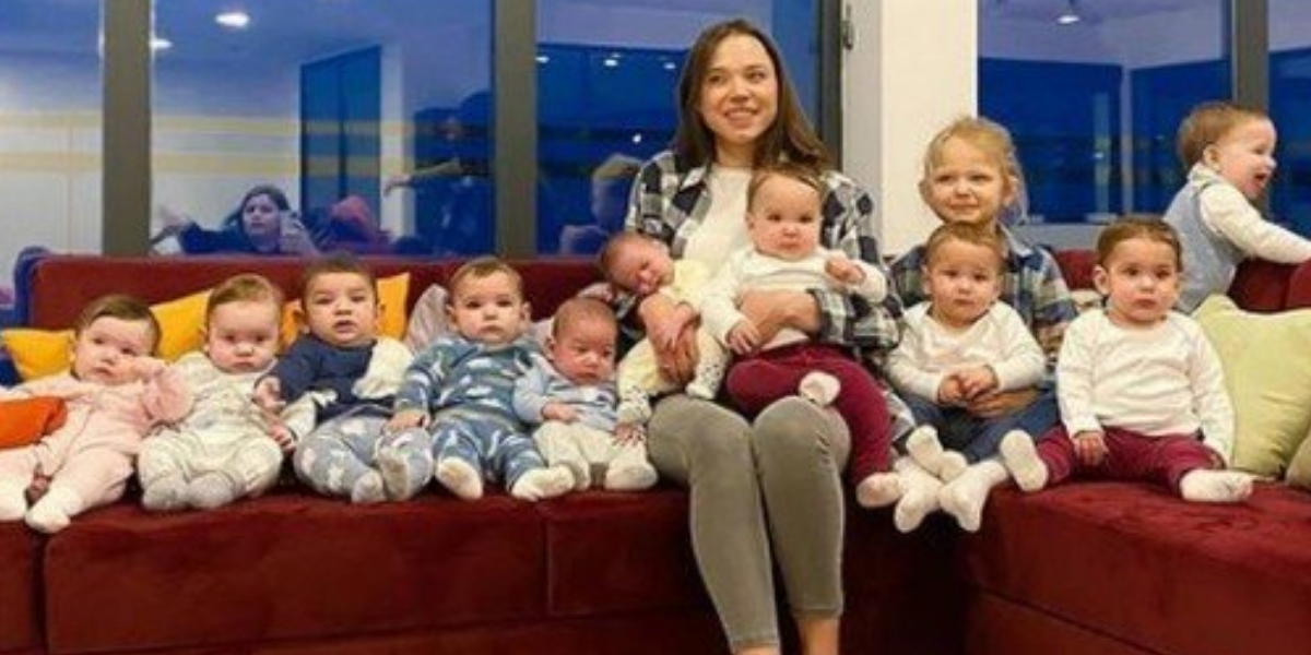 Casal paga até R$ 52 mil para mães engravidarem e doarem bebês