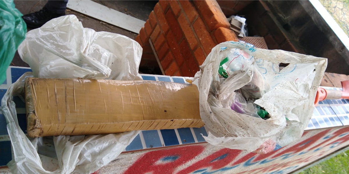 Drogas prontas para venda foram encontradas em matagal de Mongaguá