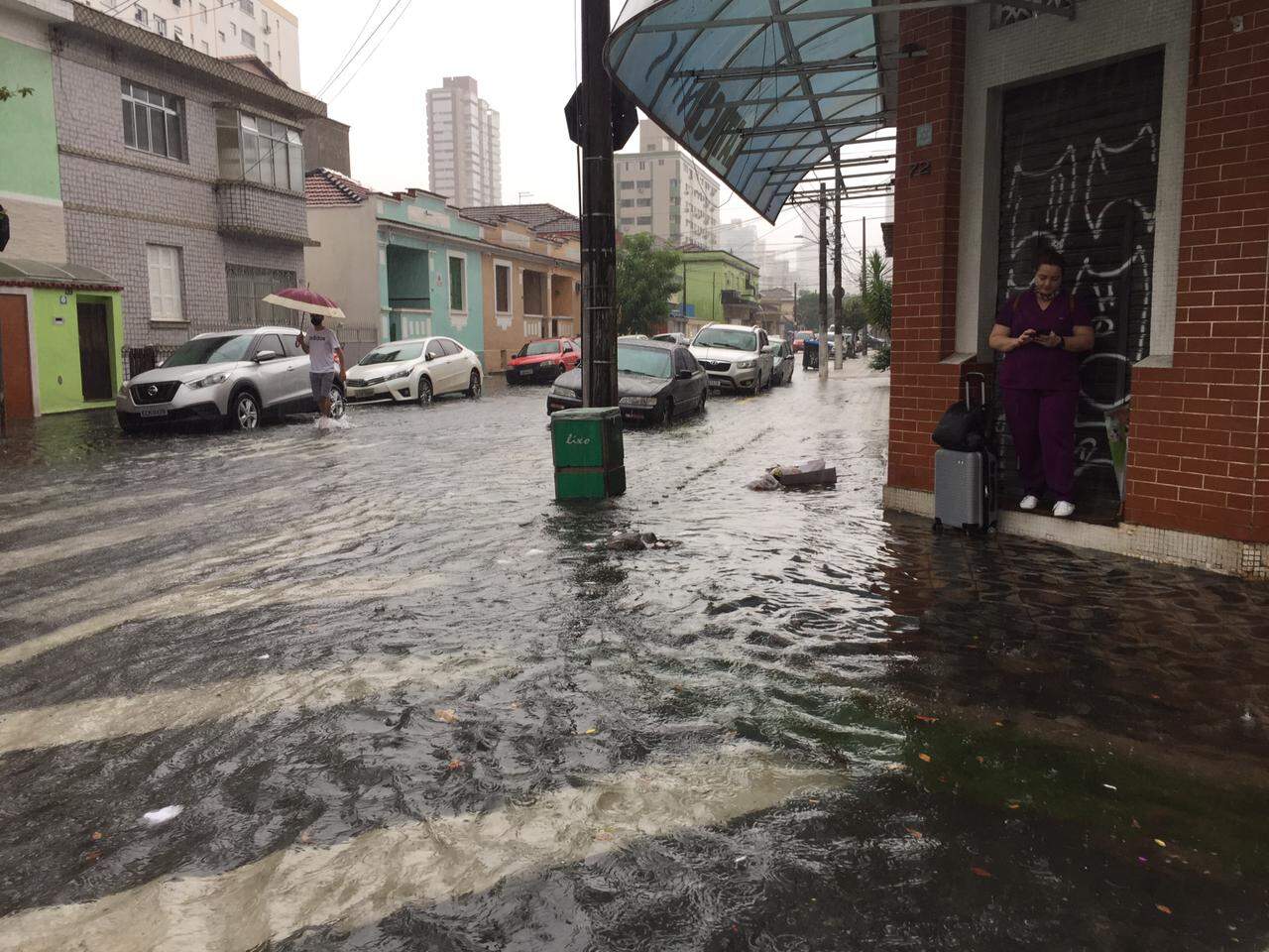 Chuvas devem ser intensas na Baixada Santista nos próximos dias