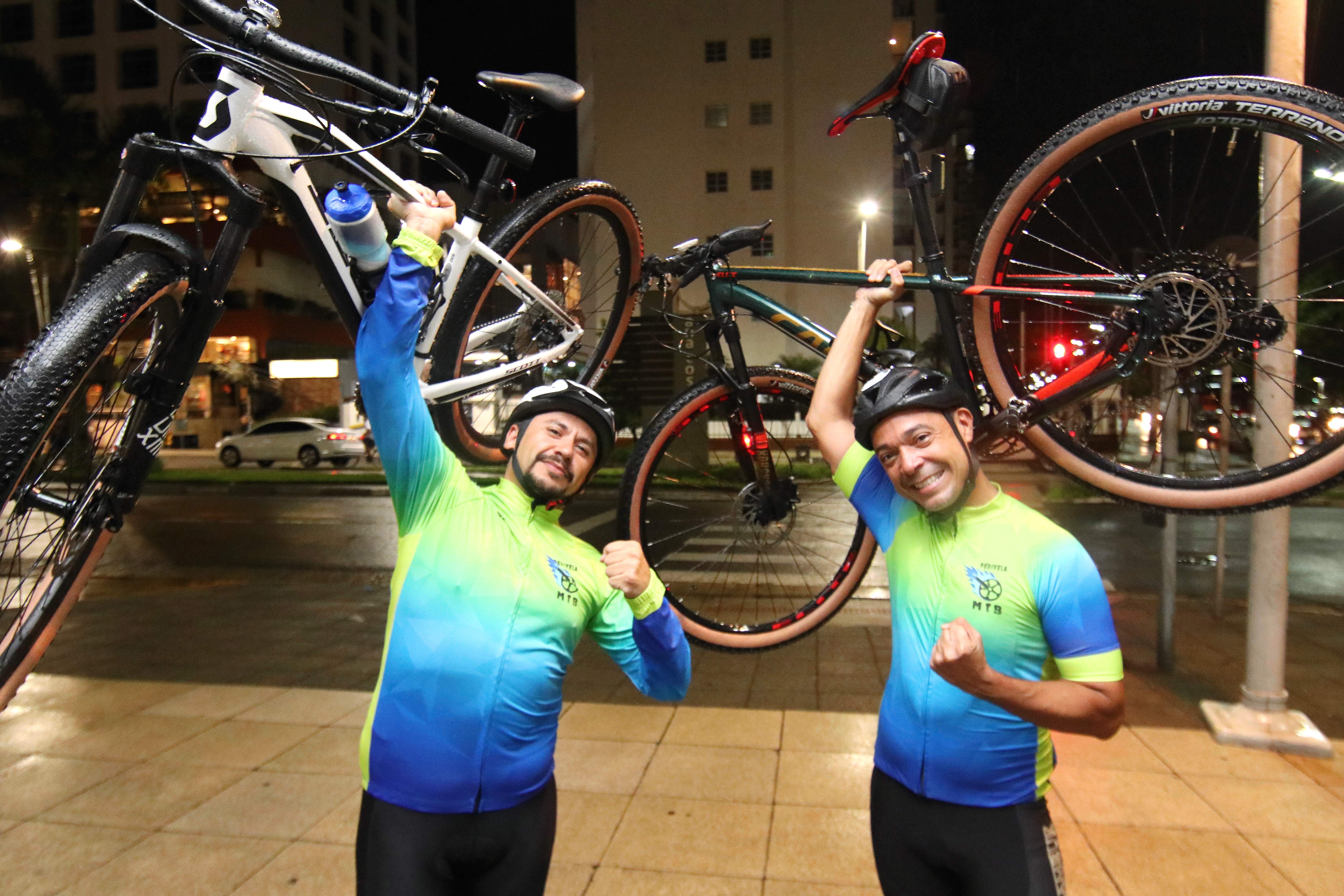 Dupla Orlando e Tarssio vão fazer viagem de bicicleta até Aparecida do Norte