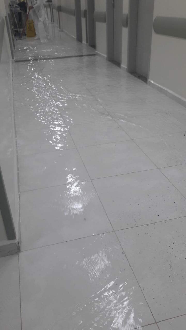 Chuva durou cerca de 2 horas e alagou o hospital