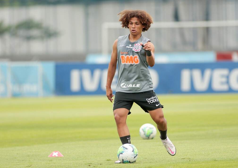 Jogador está com a seleção brasileira sub-18, desde o fim do mês passado em treinamento no Recife