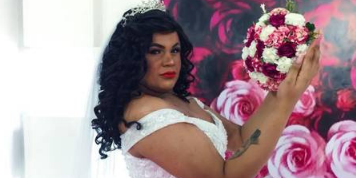 MC Maylon realiza seu casamento com si mesmo em salão de festas no Rio