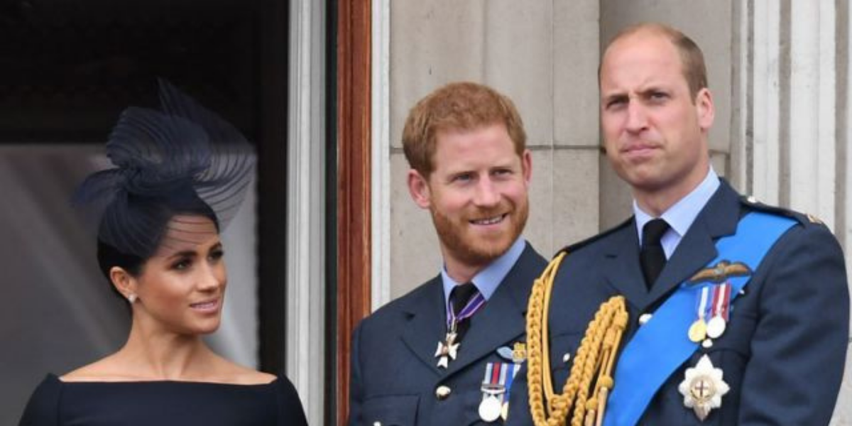 Príncipe William se posiciona sobre as acusações de racismo feitas pelo irmão, Harry, e Meghan