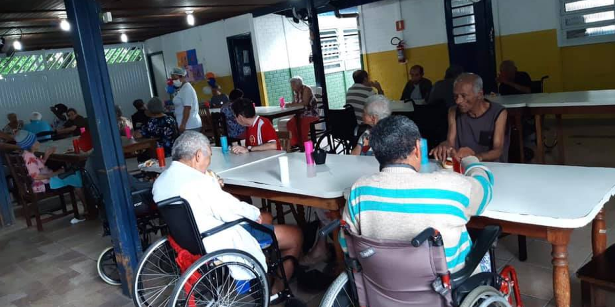 Lar do Amparo ao Idoso é uma entidade social, da Vila Margarida, que abriga idosos carentes