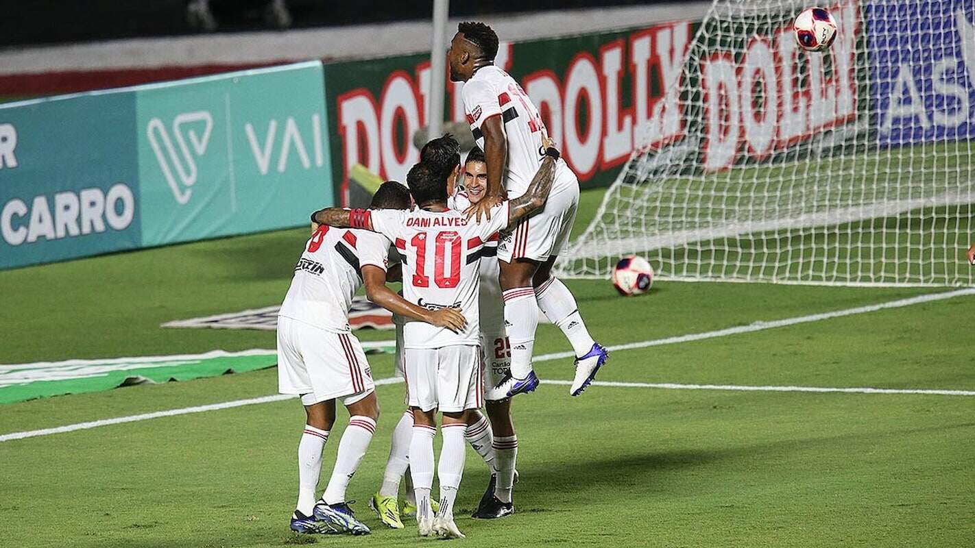 São Paulo acabou saindo na frente graças a um gol contra