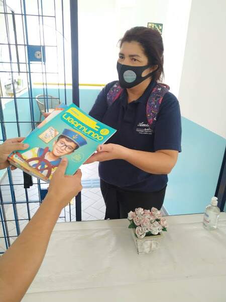 Cadernos com capas estampadas pelos alunos chegam às escolas municipais de Santos